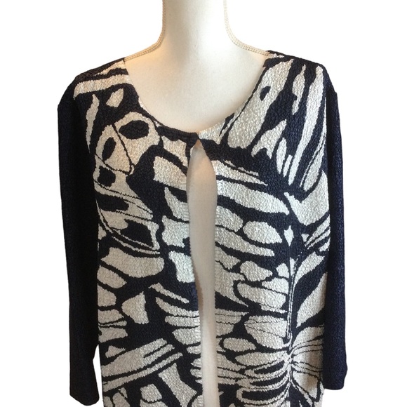 Chico’s Travelers Graphic Print Tunic Jacket Size 12 - Picture 3 of 11